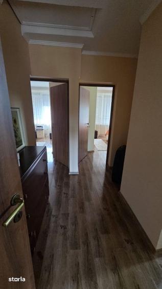 Casă cu 5 camere cu Teren 1300 Mp în Central