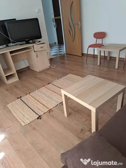 Apartament cu 3 camere decomandat în Cantemir