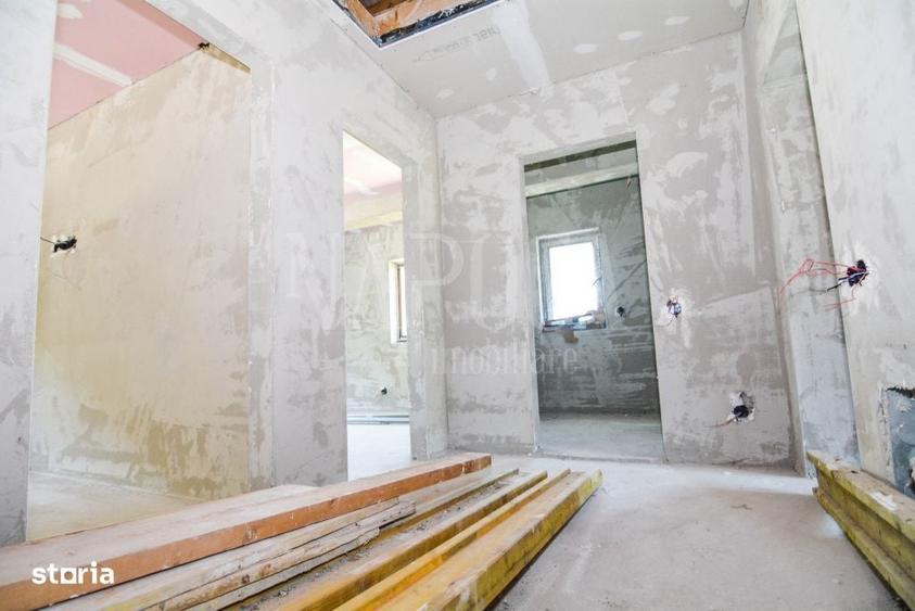Casă cu 4 camere în Tăuți