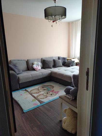 Apartament cu 3 camere decomandat în Titan