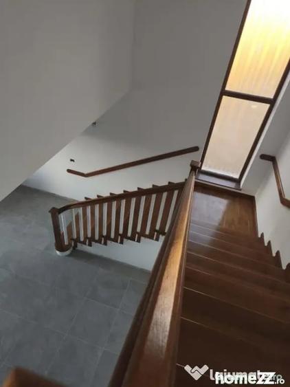 Casă cu 7 camere cu Teren 2500 Mp în Marginea