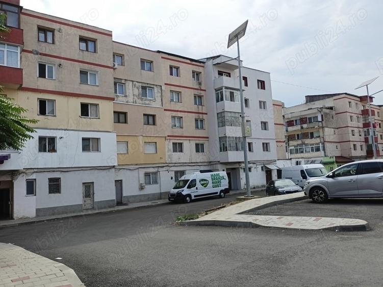 Apartament cu 2 camere decomandat în Buhuși