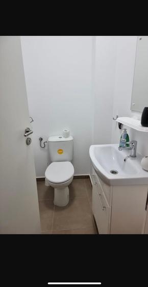 Apartament cu 3 camere decomandat în Exterior Vest