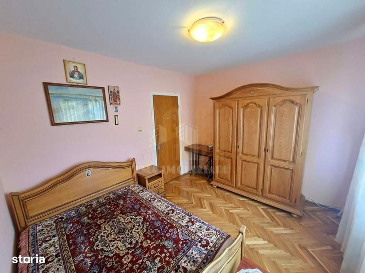 Apartament cu 3 camere semidecomandat în Central