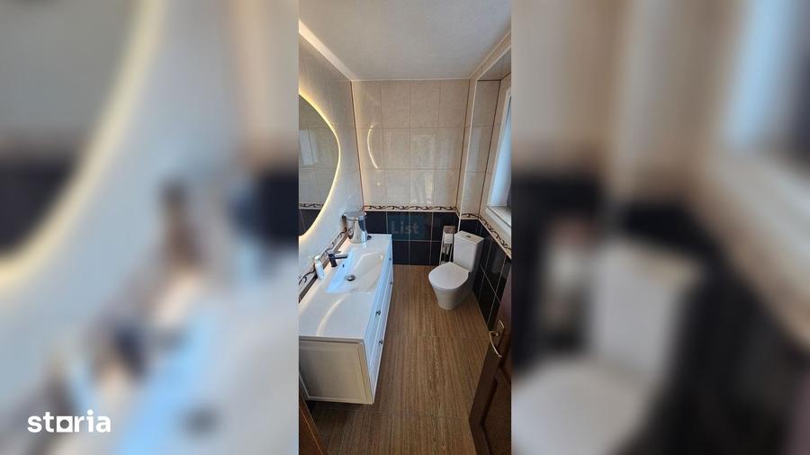 Casă cu 5 camere cu Teren 2400 Mp în Central