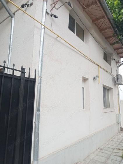 Casă cu 3 camere în Central
