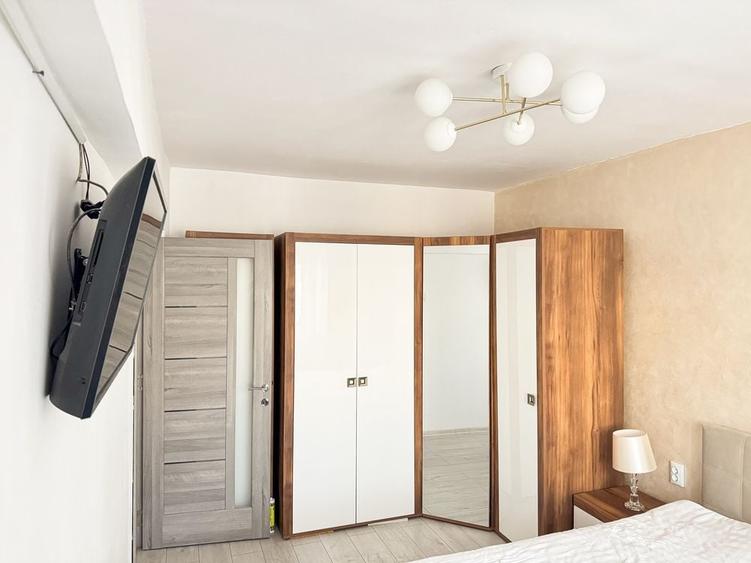 Apartament cu 2 camere decomandat în Calea București