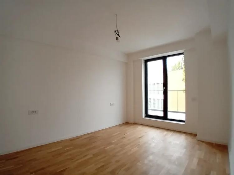 Apartament cu 4 camere decomandat în Unirii