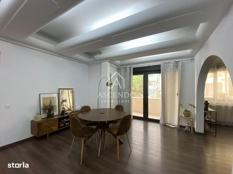 Apartament cu 4 camere în Arcul de Triumf