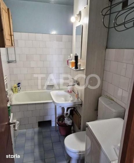 Apartament cu 3 camere decomandat în Plopilor