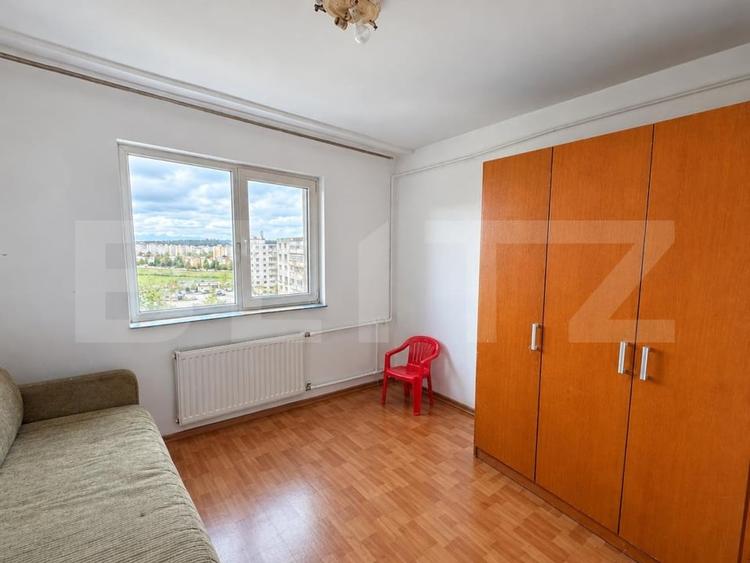 Apartament cu 3 camere decomandat, mobilat în Mircea cel Bătrân