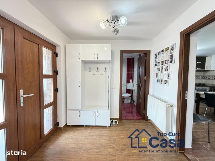 Casă cu 4 camere în Central