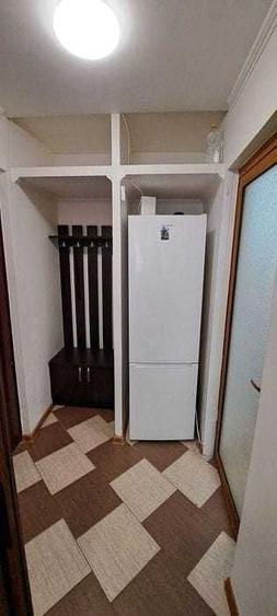 Apartament cu 3 camere semidecomandat în Viziru 1