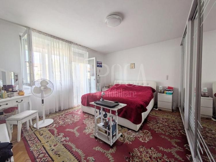 Apartament cu 4 camere decomandat în Rogerius