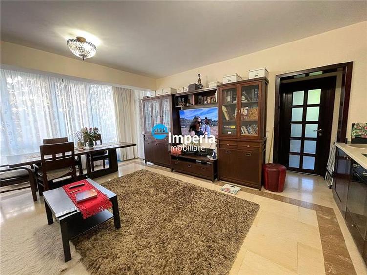 Apartament cu 2 camere decomandat, mobilat în Central