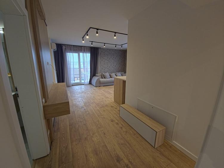 Apartament cu 3 camere decomandat, mobilat în Dacia