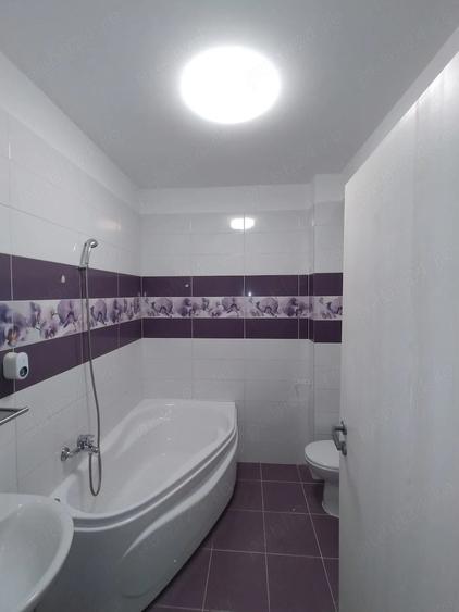 Apartament cu 2 camere semidecomandat în Roșu