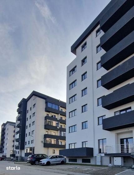 Apartament cu 3 camere decomandat în Calea București