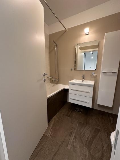 Apartament cu 2 camere semidecomandat, mobilat în Băneasa