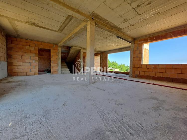 Duplex cu 5 camere cu Canalizare în Făget