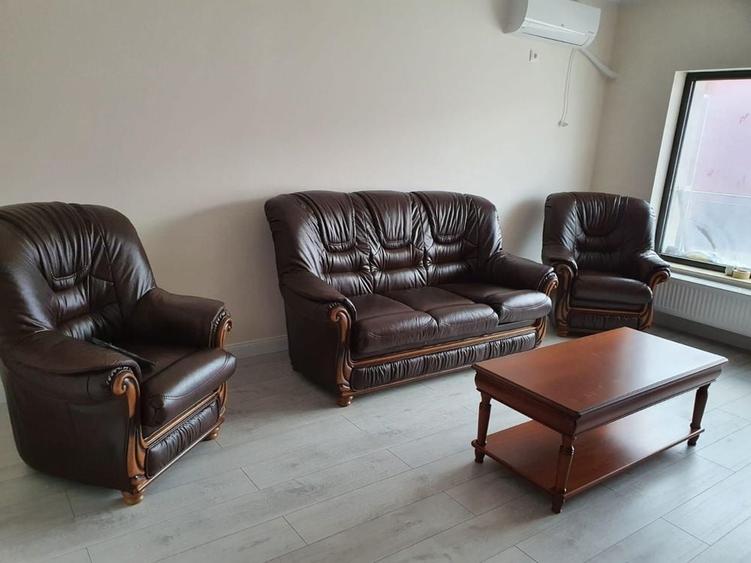 Apartament cu 3 camere decomandat în Exterior Vest
