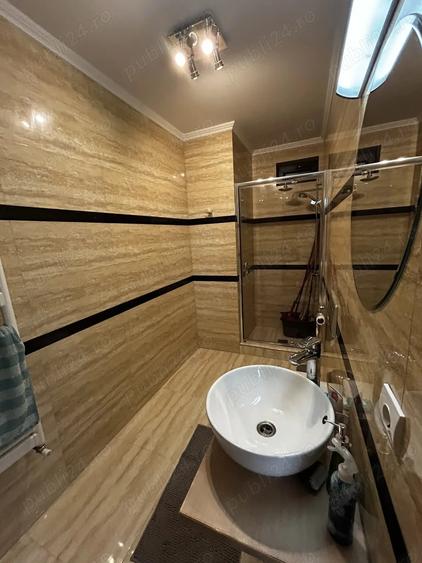 Casă cu 6 camere cu Teren 1000 Mp în Central