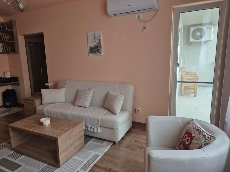 Apartament cu 2 camere semidecomandat, mobilat în Micălaca
