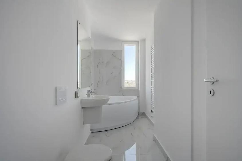 Apartament cu 3 camere decomandat în Nord