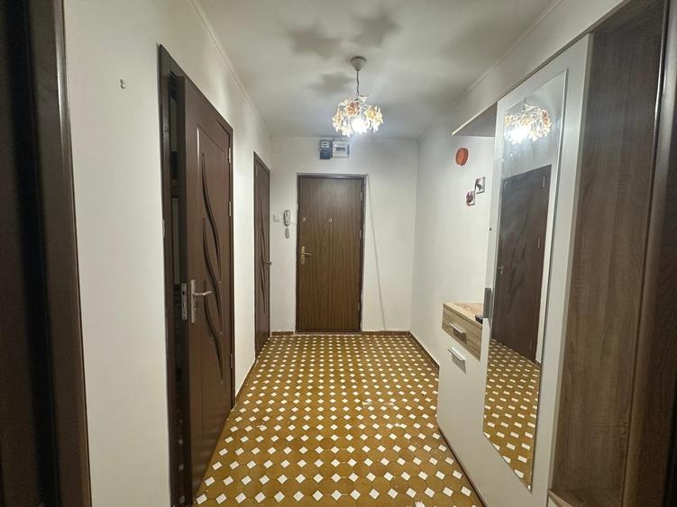Apartament cu 3 camere semidecomandat în Nicolae Grigorescu