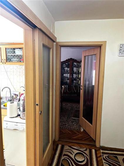 Apartament cu 4 camere decomandat în Lipovei