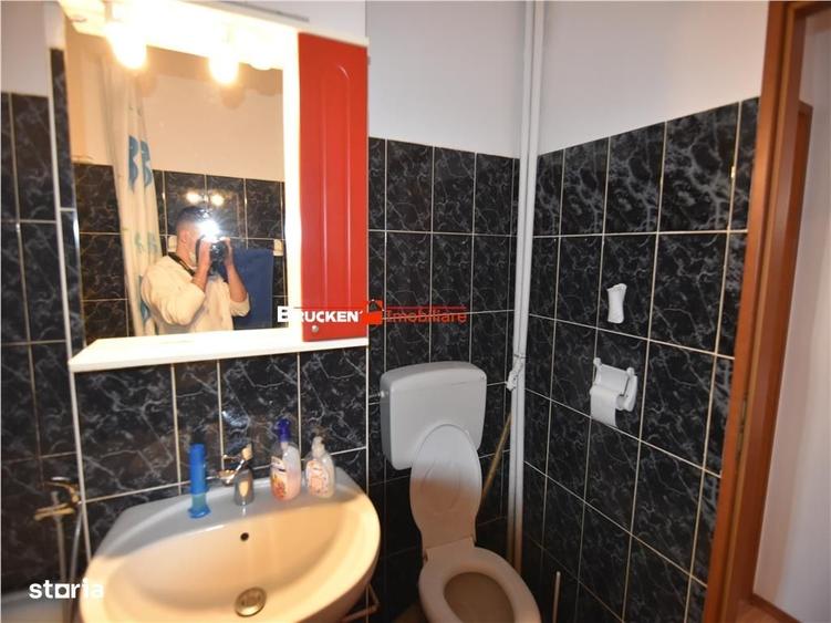 Apartament cu 3 camere decomandat în Sud