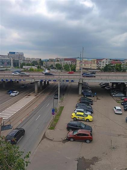 Spațiu comercial, de 630 mp, în Podu Roș