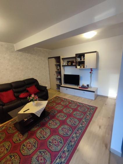 Apartament cu 2 camere decomandat în Între Lacuri