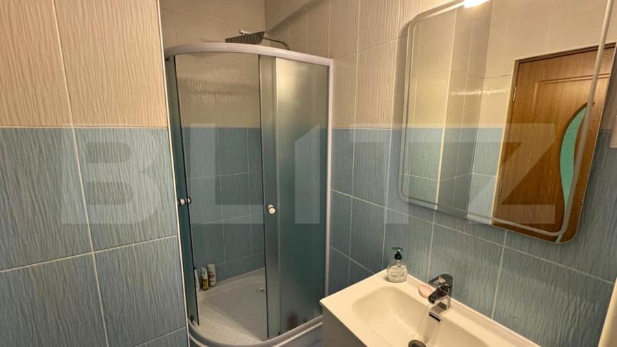 Apartament cu 3 camere decomandat în Independenței