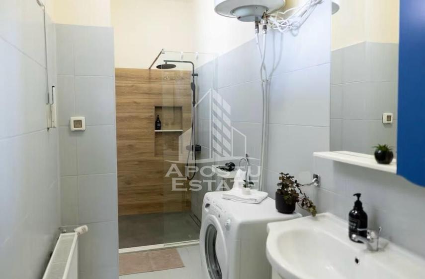 Apartament cu 2 camere decomandat, mobilat în P-ța Victoriei