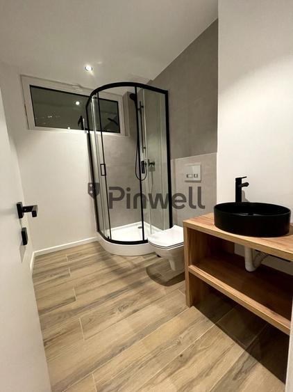 Apartament cu 3 camere decomandat, mobilat în P-ța Victoriei