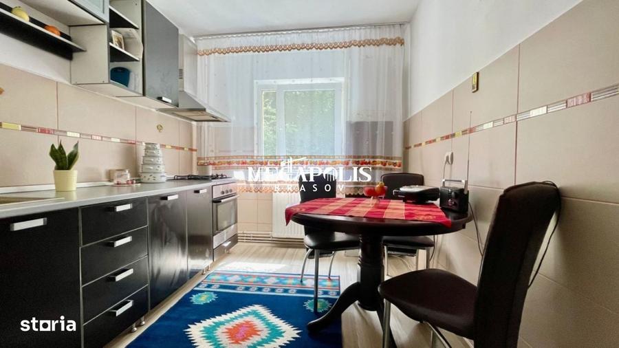 Apartament cu 3 camere decomandat în Răcădău