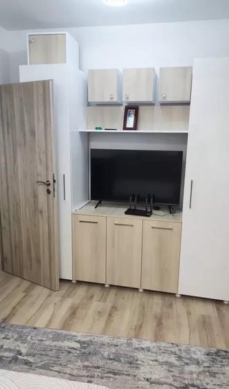 Apartament cu 2 camere decomandat, mobilat în Politehnica