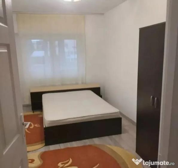 Apartament cu 2 camere decomandat în Nicolina