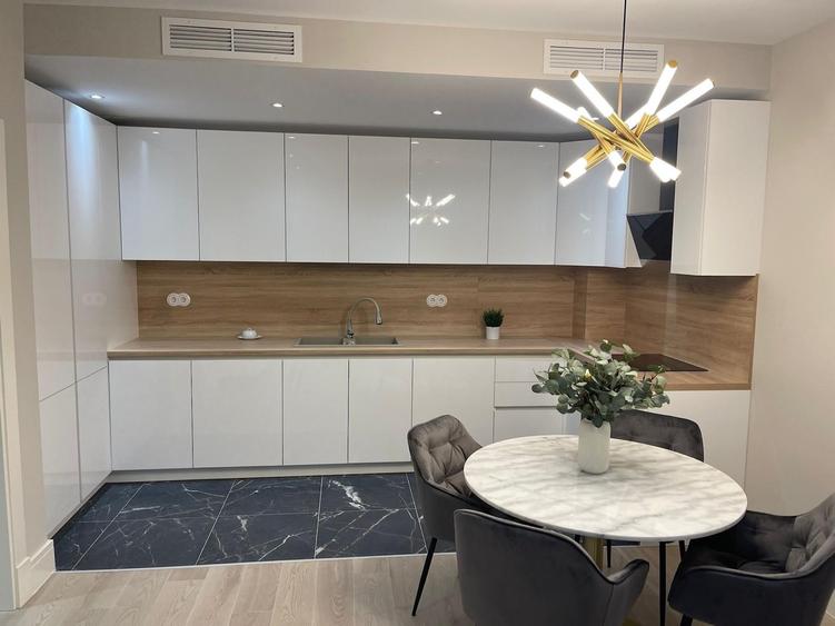 Apartament cu 3 camere decomandat, mobilat în Pipera