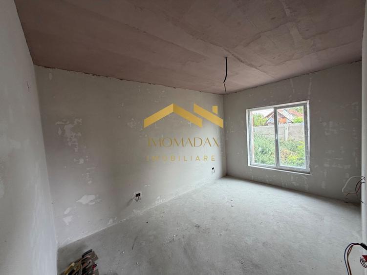 Duplex cu 3 camere cu Canalizare în Sânmihaiu Român