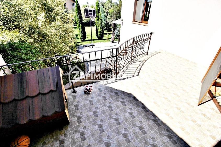 Casă individuală cu 6 camere cu Canalizare în Gheorghe Doja