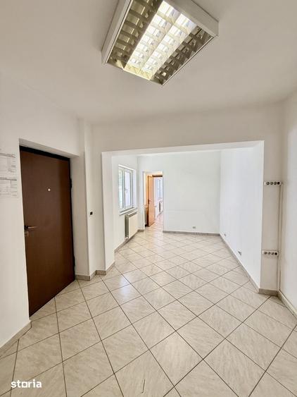 Casă cu 4 camere cu Teren 100 Mp în Grivița