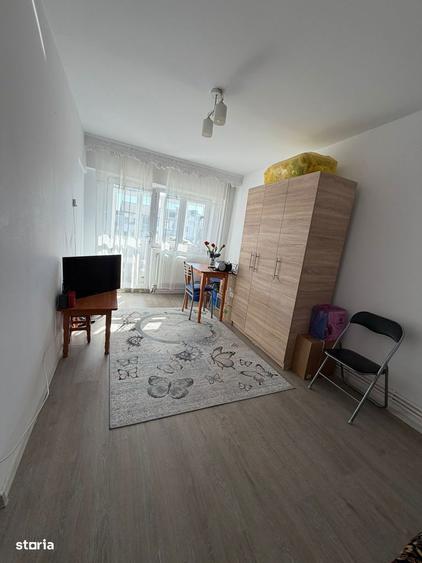 Apartament cu 2 camere decomandat în Energiei