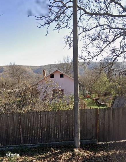 Casă cu 2 camere cu Teren 50 Mp în Davidești