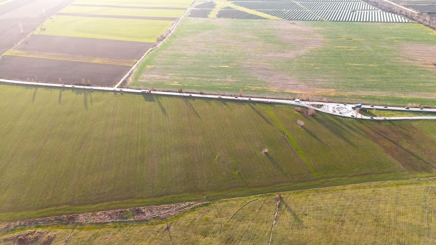 Teren agricol extravilan de 8576 mp, în Est