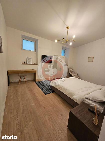 Apartament cu 4 camere decomandat în Romană