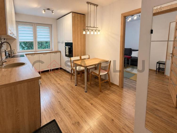 Apartament cu 3 camere semidecomandat, mobilat în Gheorgheni