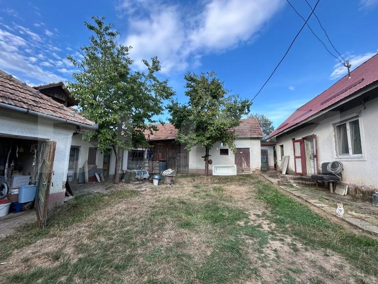 Casă individuală cu 3 camere cu Canalizare în Bucerdea Grânoasă