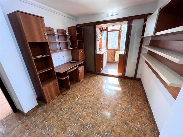 Apartament cu 2 camere decomandat, mobilat în Nicolina